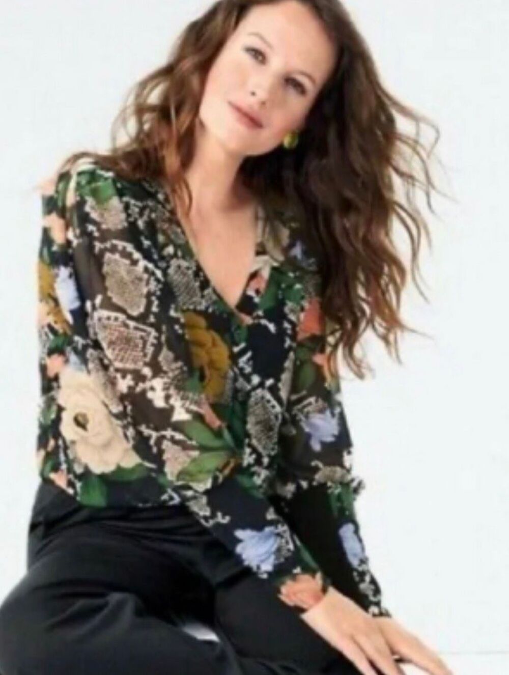 Cabi #3762 Snake Charmer blouse semi sheer floral sz Large